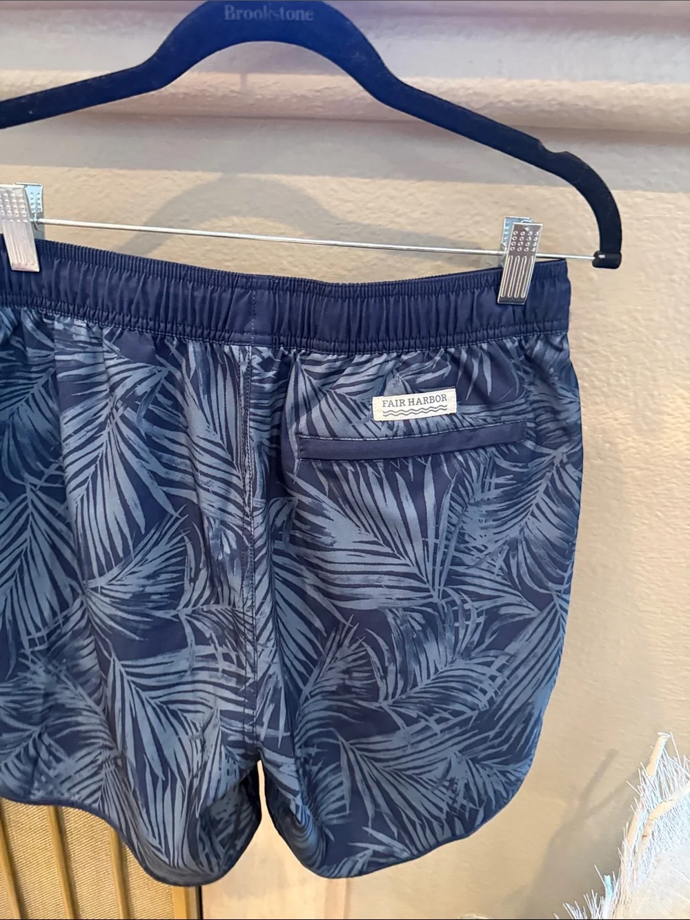 Fair Harbor Men's Medium  Navy Blue Leaf-Print Swim Trunks